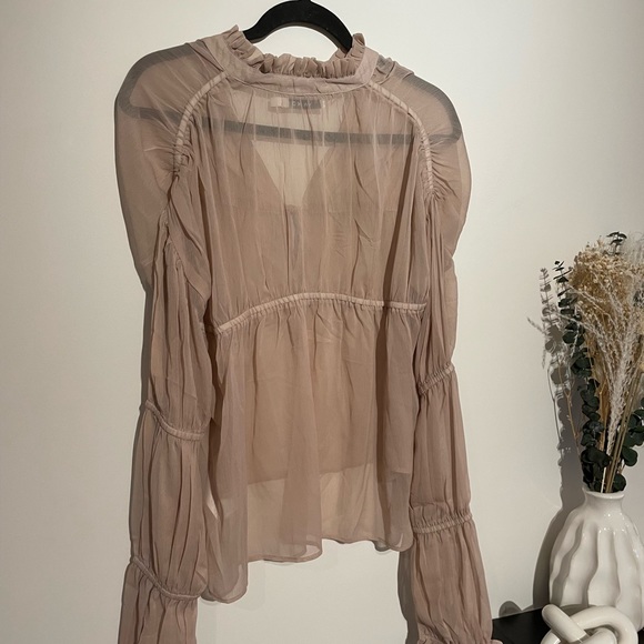 The perfect Parisian bubble blouse - Picture 6 of 7